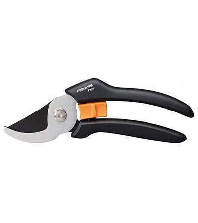 Fiskars Vrtne škarje mimoilazne Solid P121 za veje do Ø 20 mm